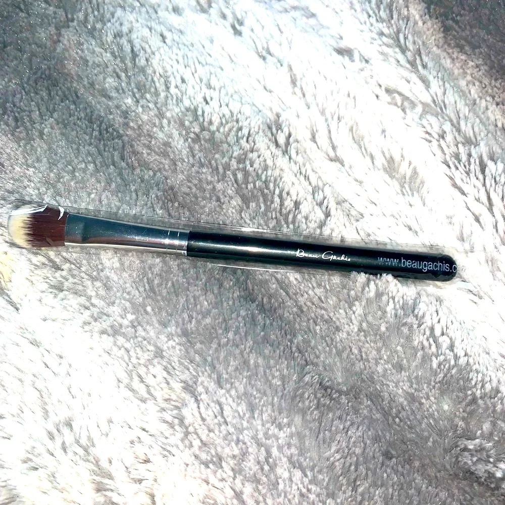 Beau Gachis Illuminator (Highlighting) Brush